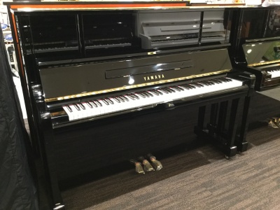 中古アップライトYAMAHA UX1