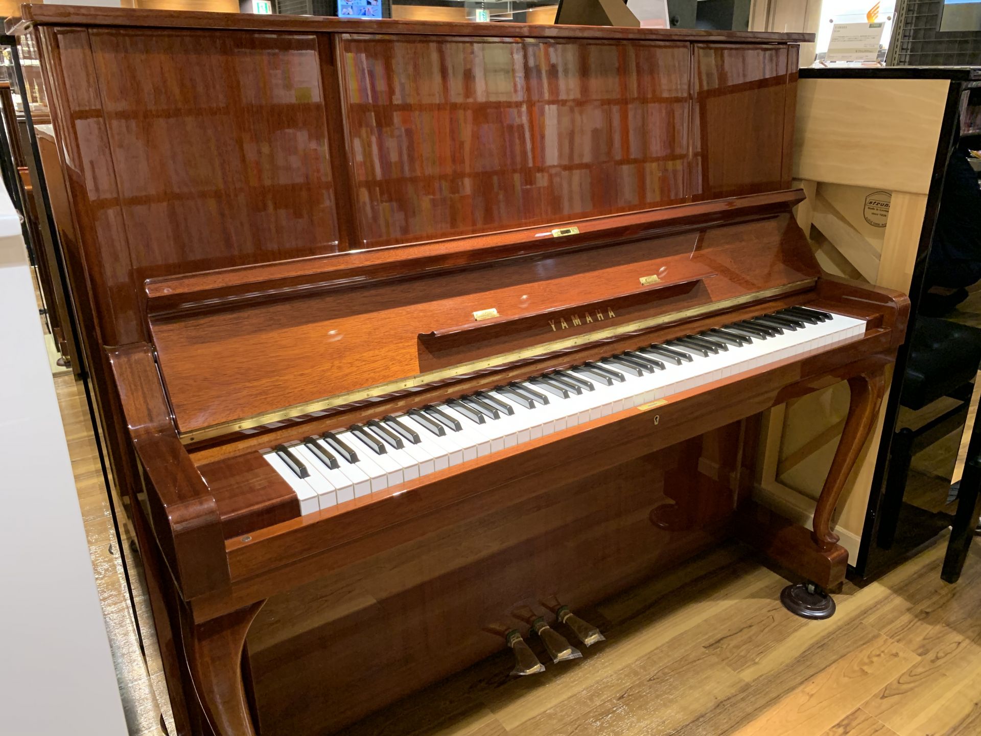 中古アップライトYAMAHA W106B