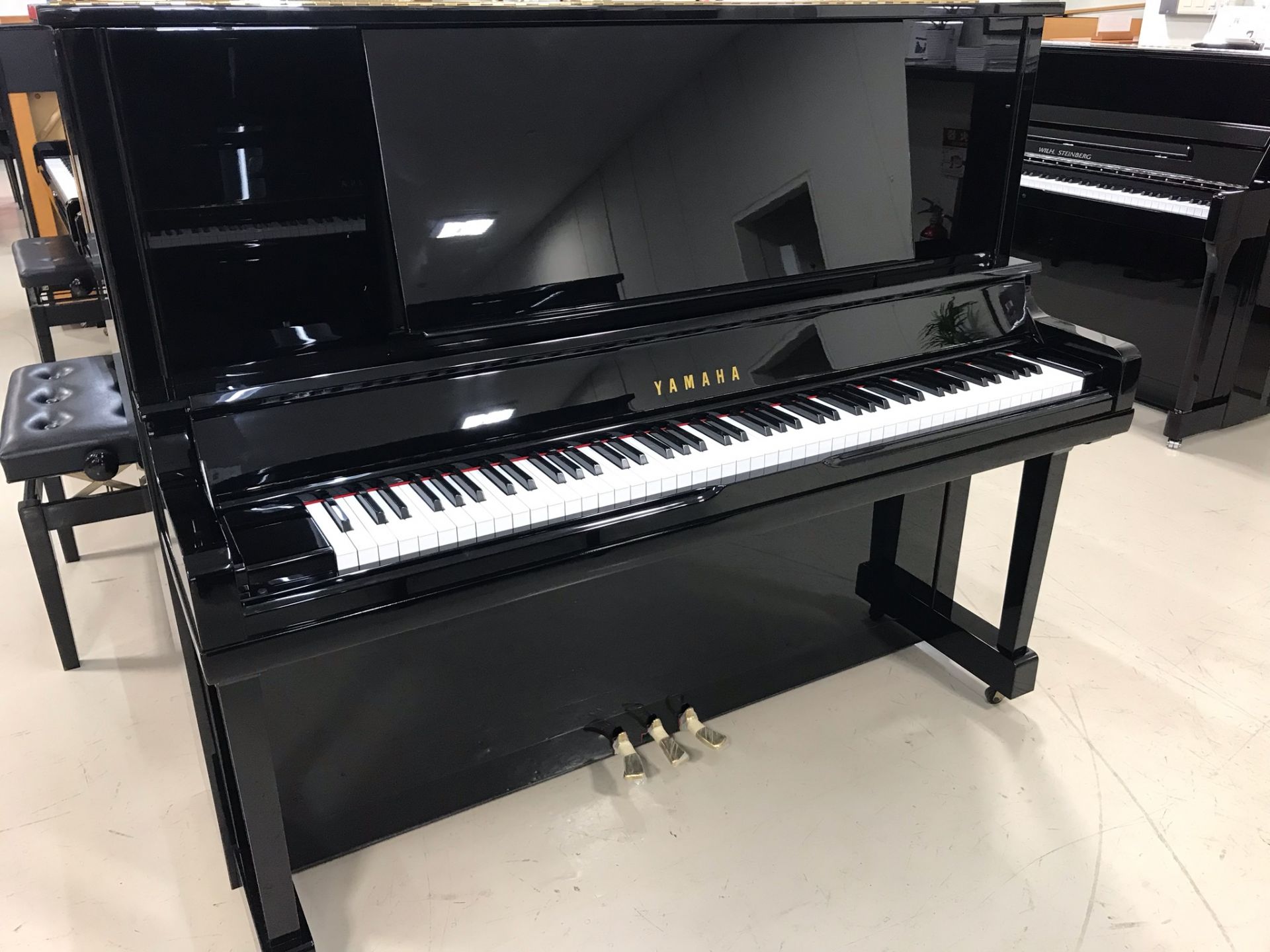 中古アップライトYAMAHA UX30BL