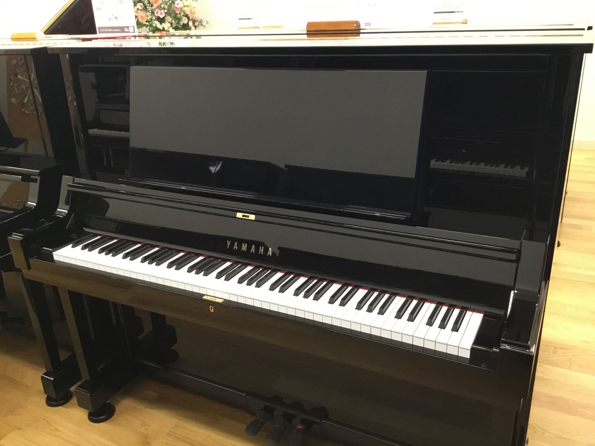 中古アップライトYAMAHA　UX5