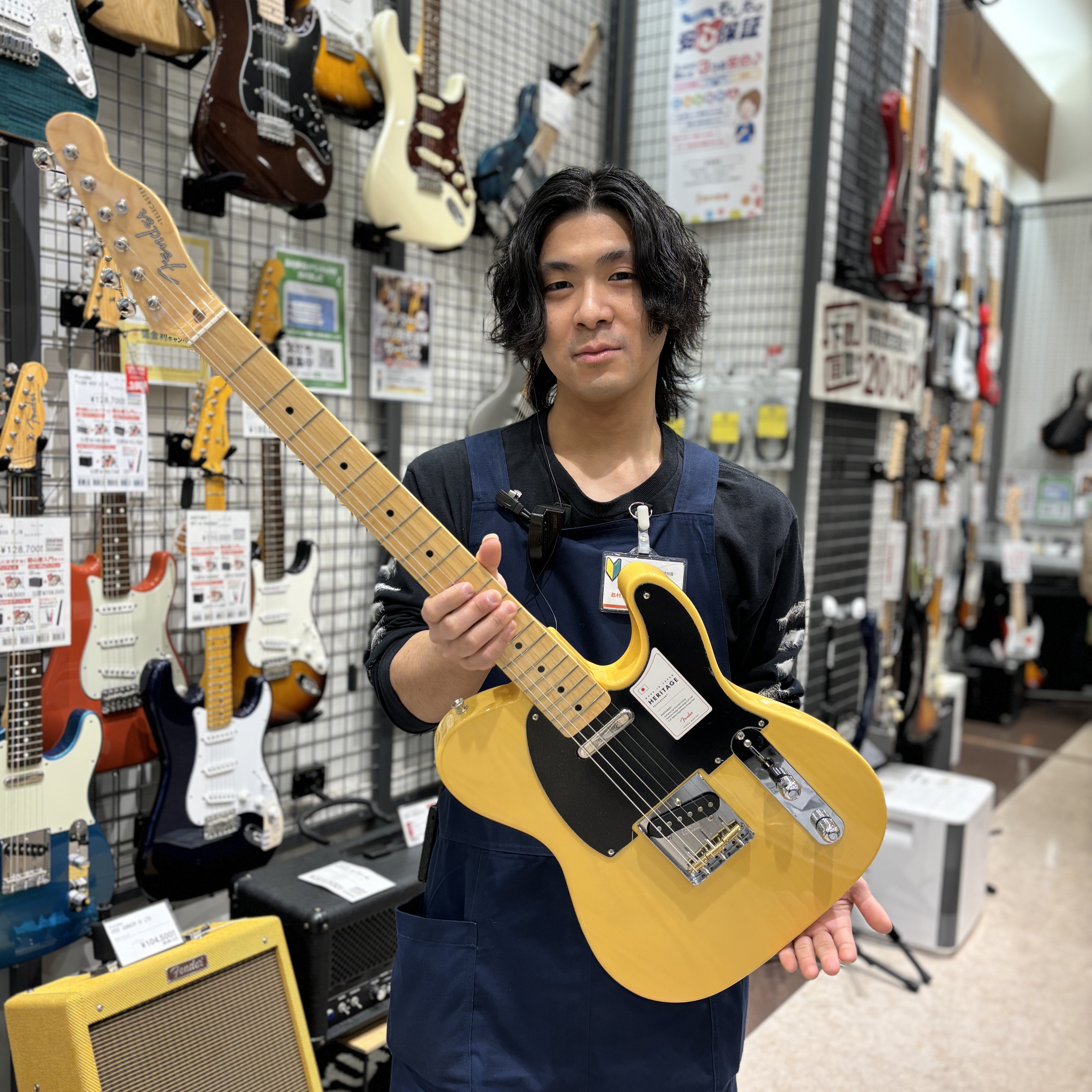 エレキギター、エレキベース担当中井