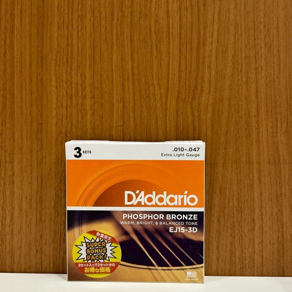 ● ダダリオ EJ15フォスファーブロンズ エクストラライト（10-47）<br />
【こんな方におすすめ】<br />
・アコギを始めたばかりで、とにかく弾きやすさを優先したい方<br />
・指の負担を減らしつつ、長時間練習したい方<br />
・フィンガーピッキングや、やさしいアルペジオを中心に演奏する方<br />
￥3,400(税込)