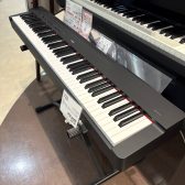 【YAMAHA】スタイリッシュな卓上型ピアノ、P-225展示中です！