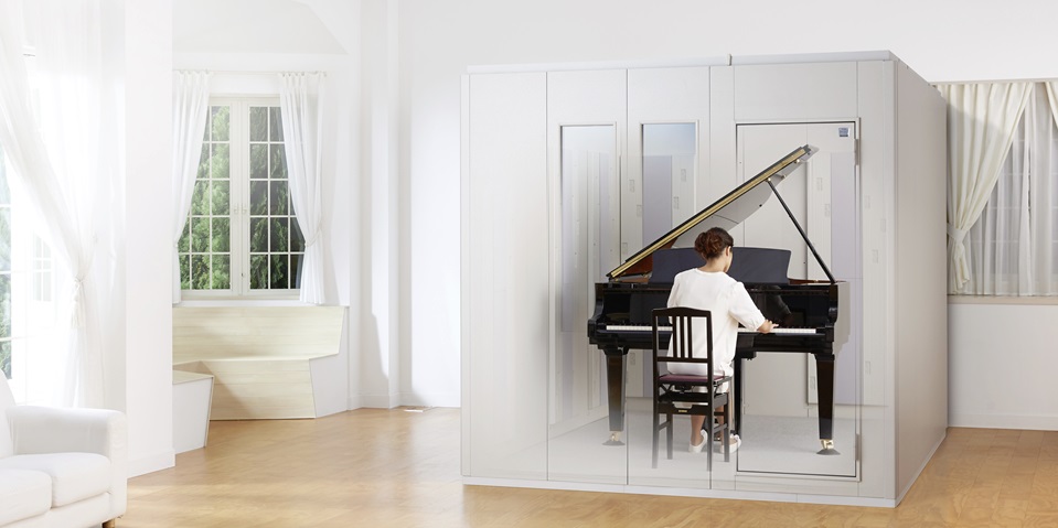 音を外にもらさない。快適に音楽を楽しめる「空間」をご提案 「音」の問題でお悩みではないですか？ 「ギターをもっと遅くまで練習したい」 「ドラムをもっと大きな音で練習したい」 「ピアノを静かに練習したいけど外の音が気になって練習できない」 そのような悩みを解決するのが防音室です。 防音のご相談は島村楽 [&hellip;]