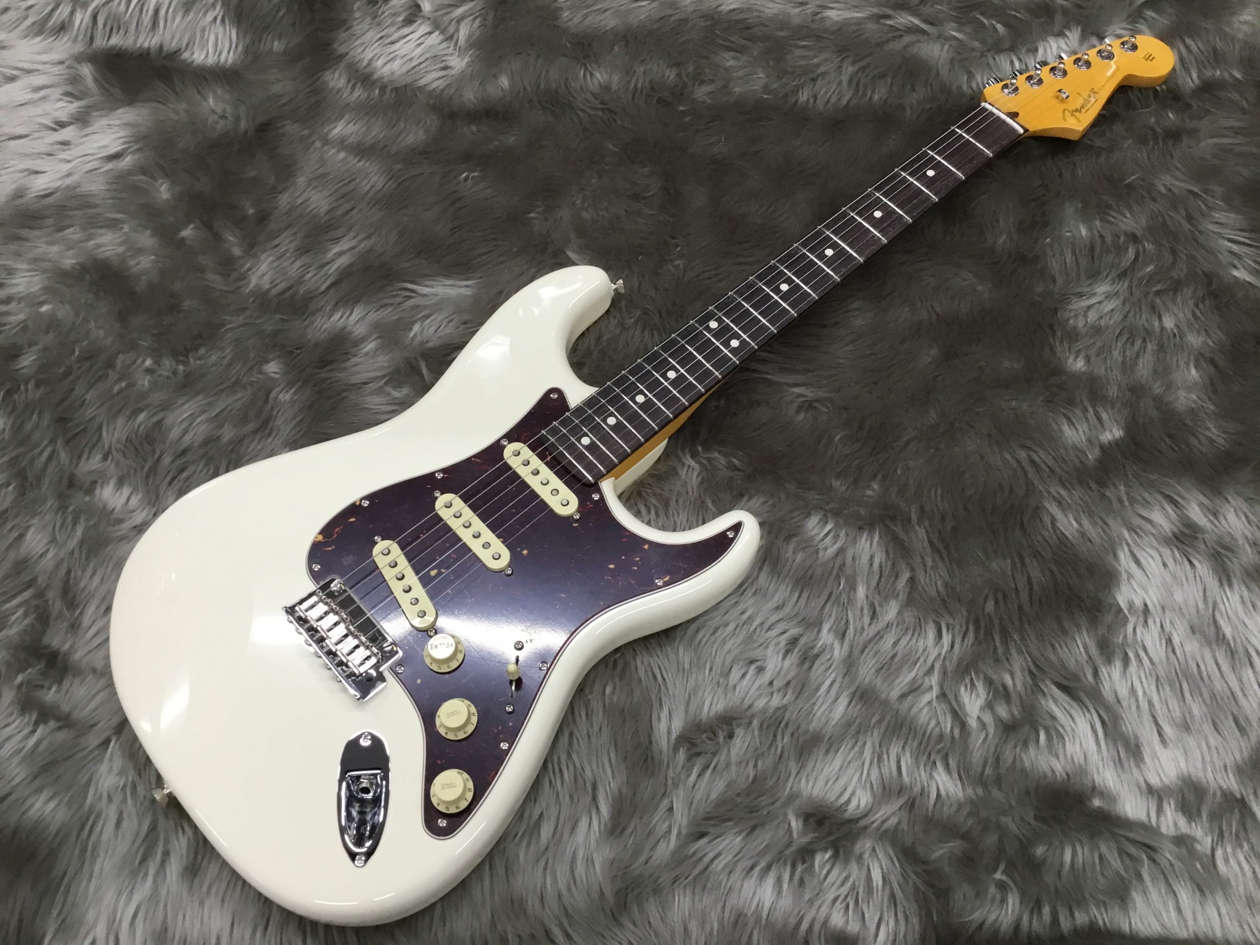 【入荷情報】Fender  AM PRO Ⅱ STRAT RW入荷しました！