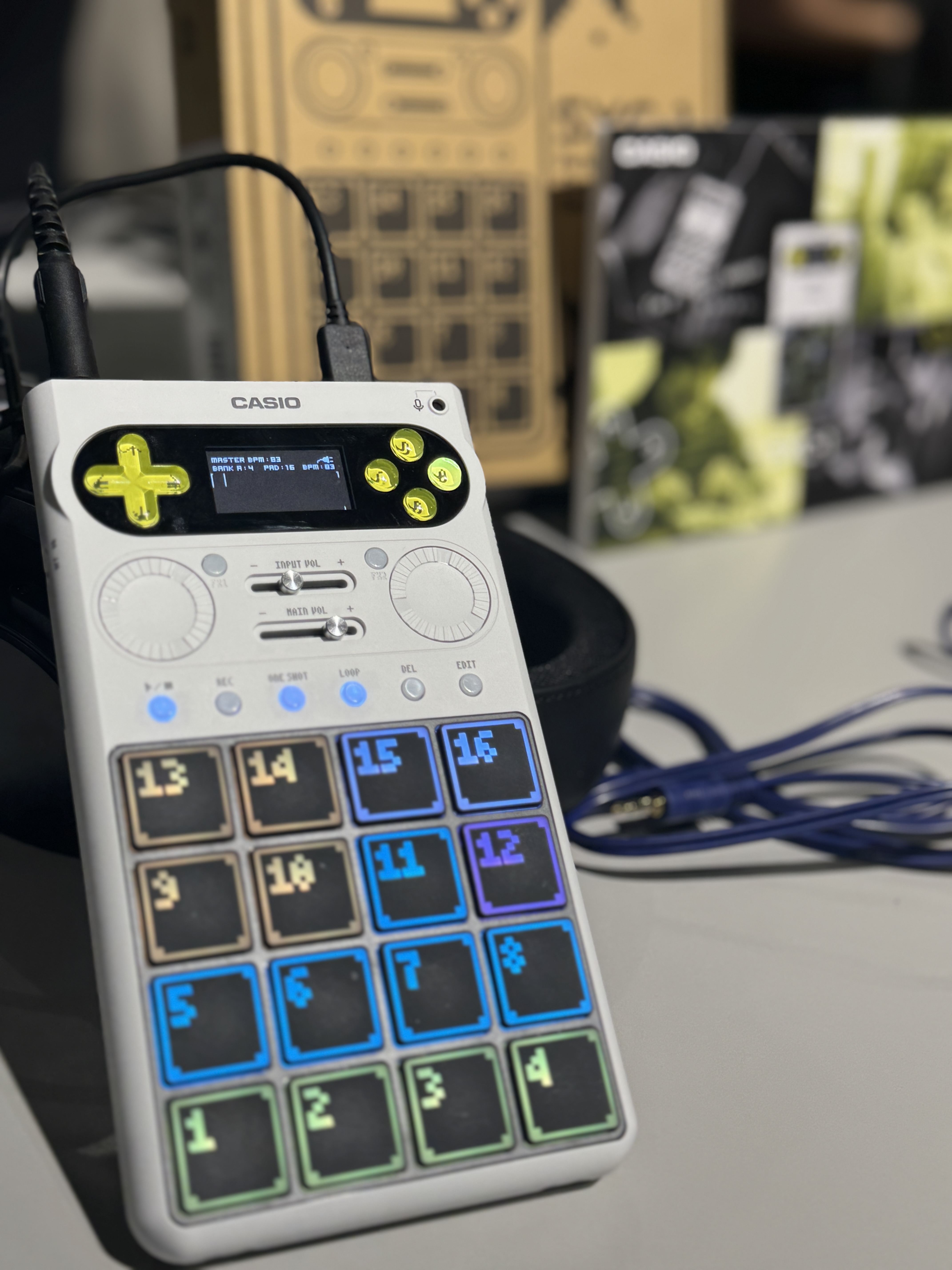 CASIOより持ち運びにも便利なポータブルサンプラー『SXC-1』が新発売!!コンパクトサイズながらも機能満載で遊びやすいサンプラーとなっております。NAMM Show 2026でも話題となった本気ですが、いよいよ2026年5月28日(木)に発売となります。 CONTENTS商品説明担当者オススメポ [&hellip;]