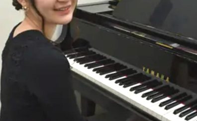 【ピアノ・幼児の基礎音楽コース】高橋 理沙子先生/金曜日担当