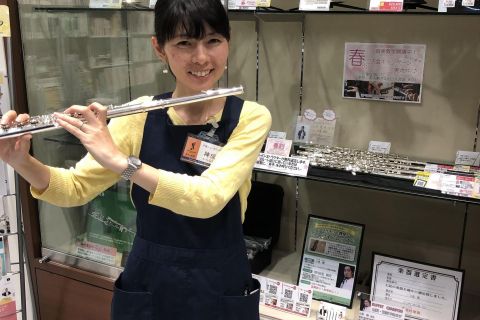 スタッフ写真 フルート 神成