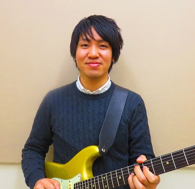 *講師プロフィール 16歳よりギターを始め、専門学校で様々なジャンルの演奏法を学ぶ。 在学時に結成したバンドでSummer Sonic'09に出場。 バンドと並行して平山みき氏、シャ乱Qのはたけ氏のliveに参加。 バンド脱退後はレッスン指導をしながらliveなどで精力的に演奏活動中。 *講師へのイ […]