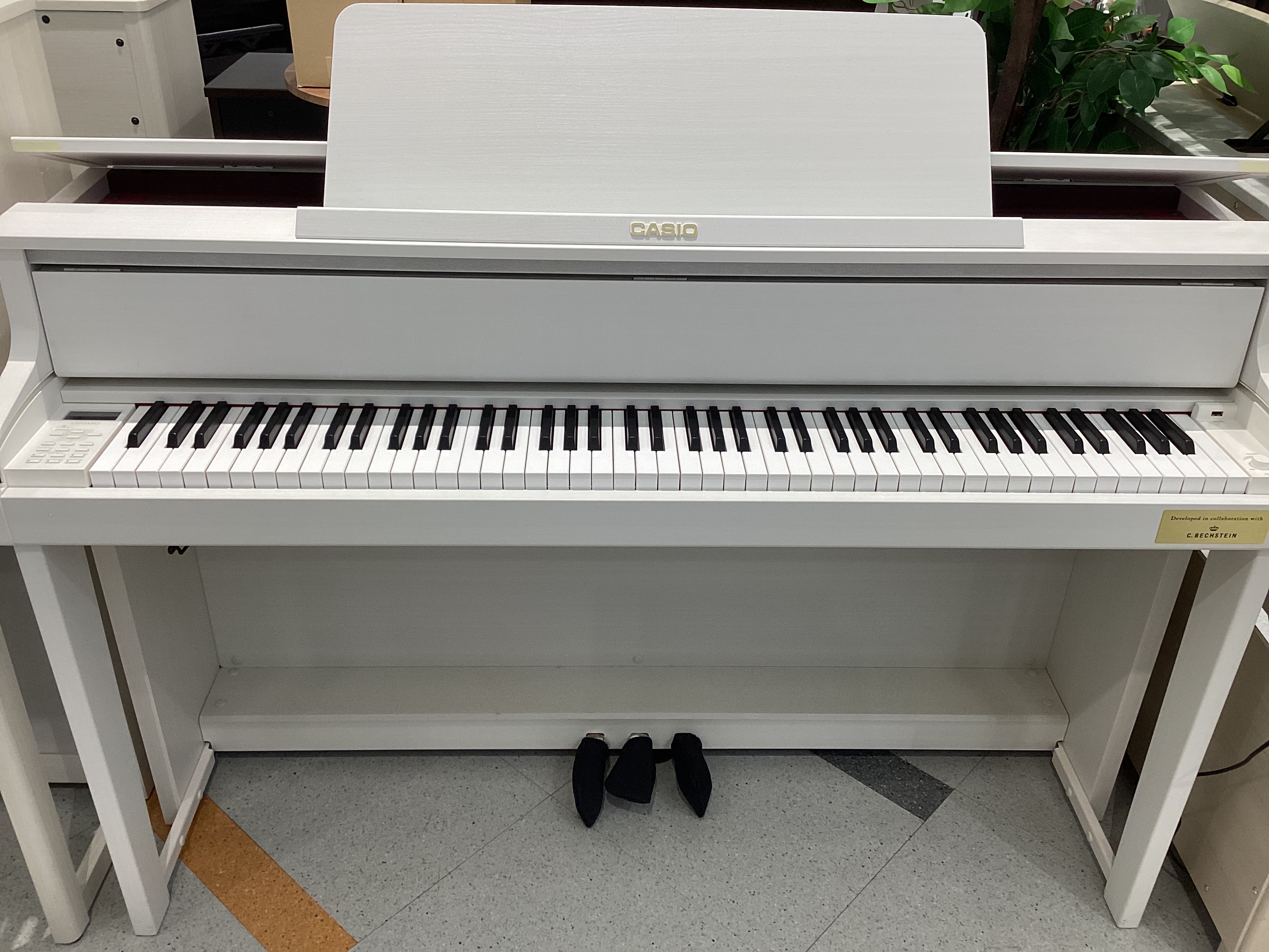 電子ピアノCASIO　GP-310