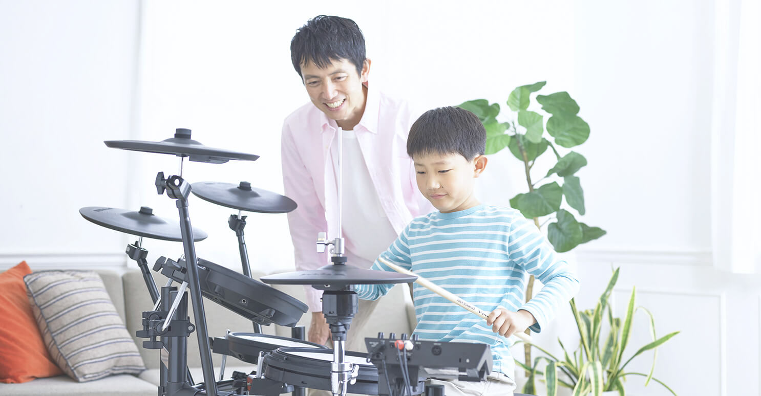 CONTENTS子供向け電子ドラム2選｜上達させるならドラムレッスンが良い?Roland TD-1SC　島村楽器コラボモデルYAMAHA　DTX482K　島村楽器コラボモデルドラムレッスンはどんなことをするの?子供向け電子ドラム2選｜上達させるならドラムレッスンが良い? 叩く、踏む、といった誰でもで […]