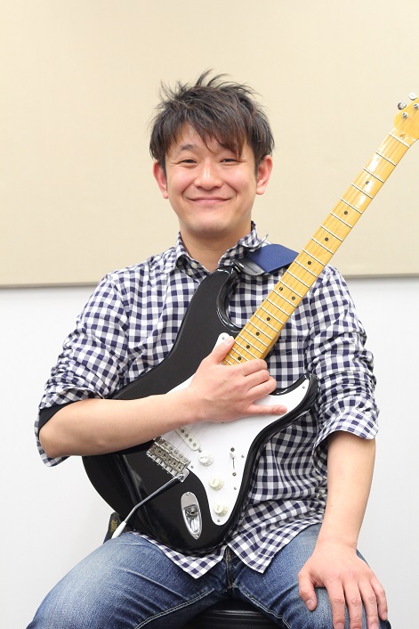 ギター担当講師若見 篤志先生