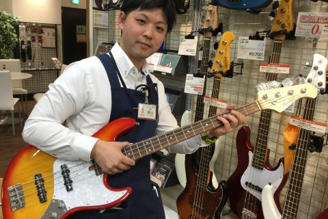 スタッフ写真 副店長 ギターアドバイザー ギター、ベース、アンプ、エフェクター担当 横山