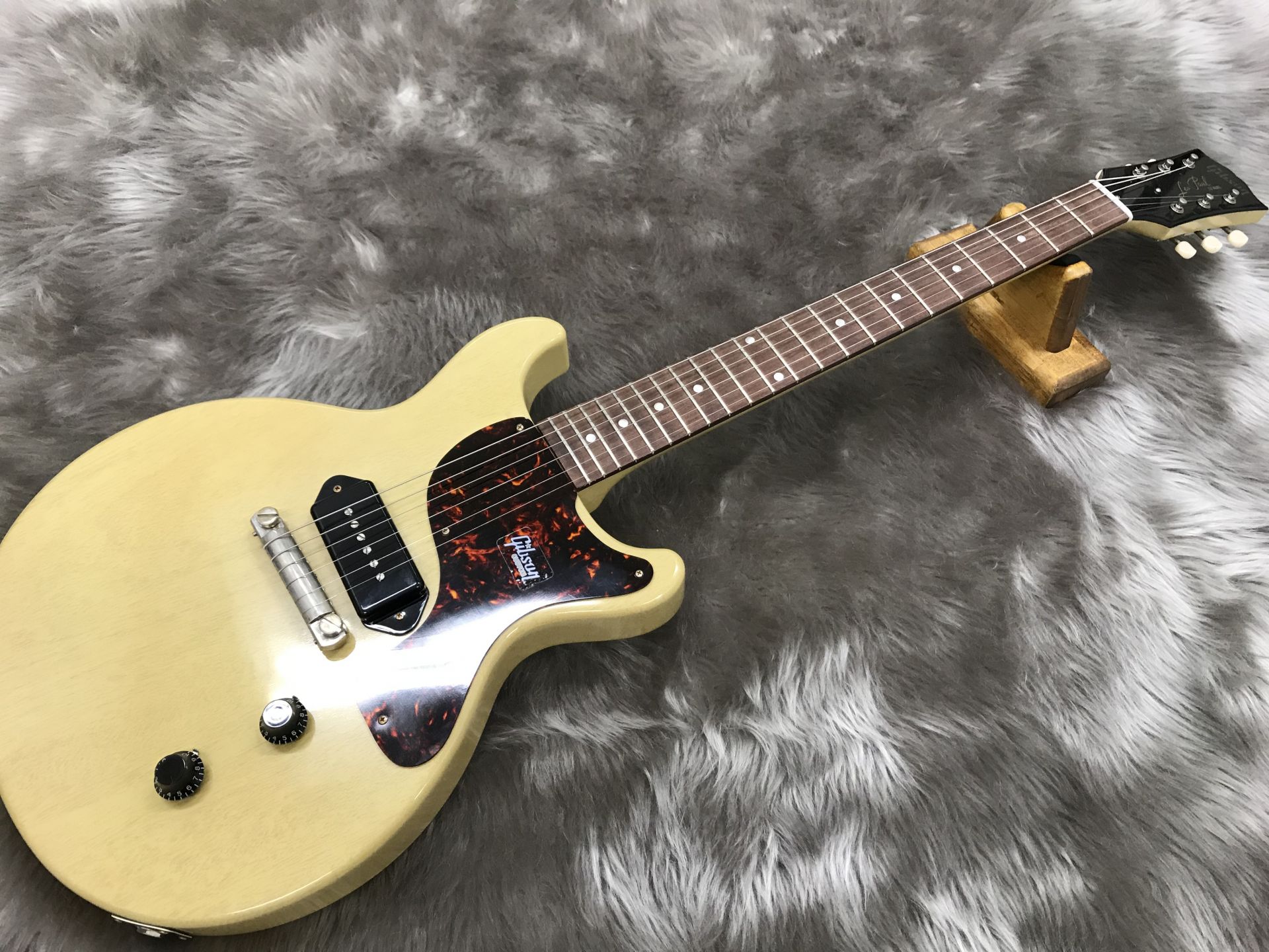 【入荷情報】Gibson Custom Shop – 58 LP Junior DC VOS