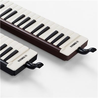 *YAMAHA “大人のピアニカ” P-37E ヤマハから、大人の方向けの鍵盤ハーモニカ（ピアニカ）が新発売されています。 鍵盤ハーモニカは、誰でもカンタンに演奏でき、指で弾く＋吹くことにより、認知症予防や健康増進にもとても効果のある楽器です。 しかも手軽にカッコイイ演奏が出来るので、楽器が初めての […]