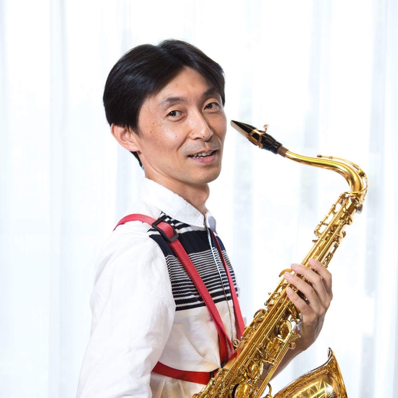 *楽しみながら、技術が身に付く！憧れのサックスを始めてみませんか？ 島村楽器の音楽教室では、初心者の方から経験者の方まで、お客様のご要望に幅広くお応えできる「オーダーメイドレッスン」を実施しております。 音楽が全くの未経験で、楽譜も読んだことがない…そんな方もご安心ください。 プロの講師が優しく丁寧 […]