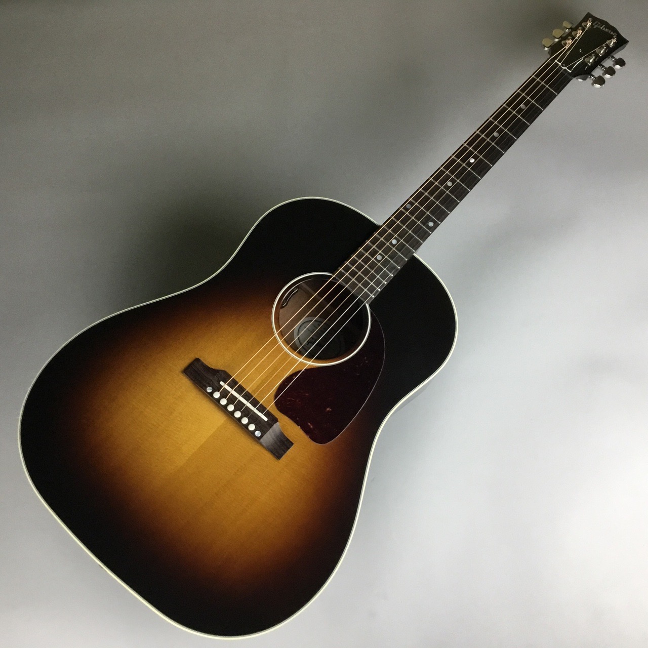 Gibson J-45 standard Vintage Sunburst