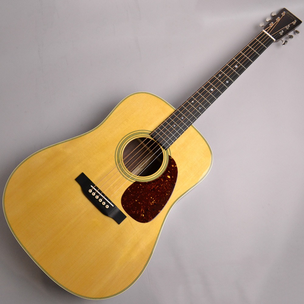 Martin D-28 standard