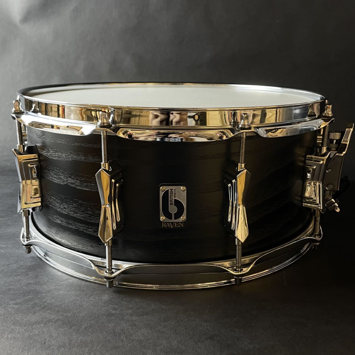 CONTENTSBritish Drum Co. RAVEN seriesとはBritish Drum Co. RAV-11-60-SN RAVEN series 14x6 バーチドラムアドバイザーが楽器選びをサポートMyDrumsShopとは？お問い合わせBritish Drum Co. […]