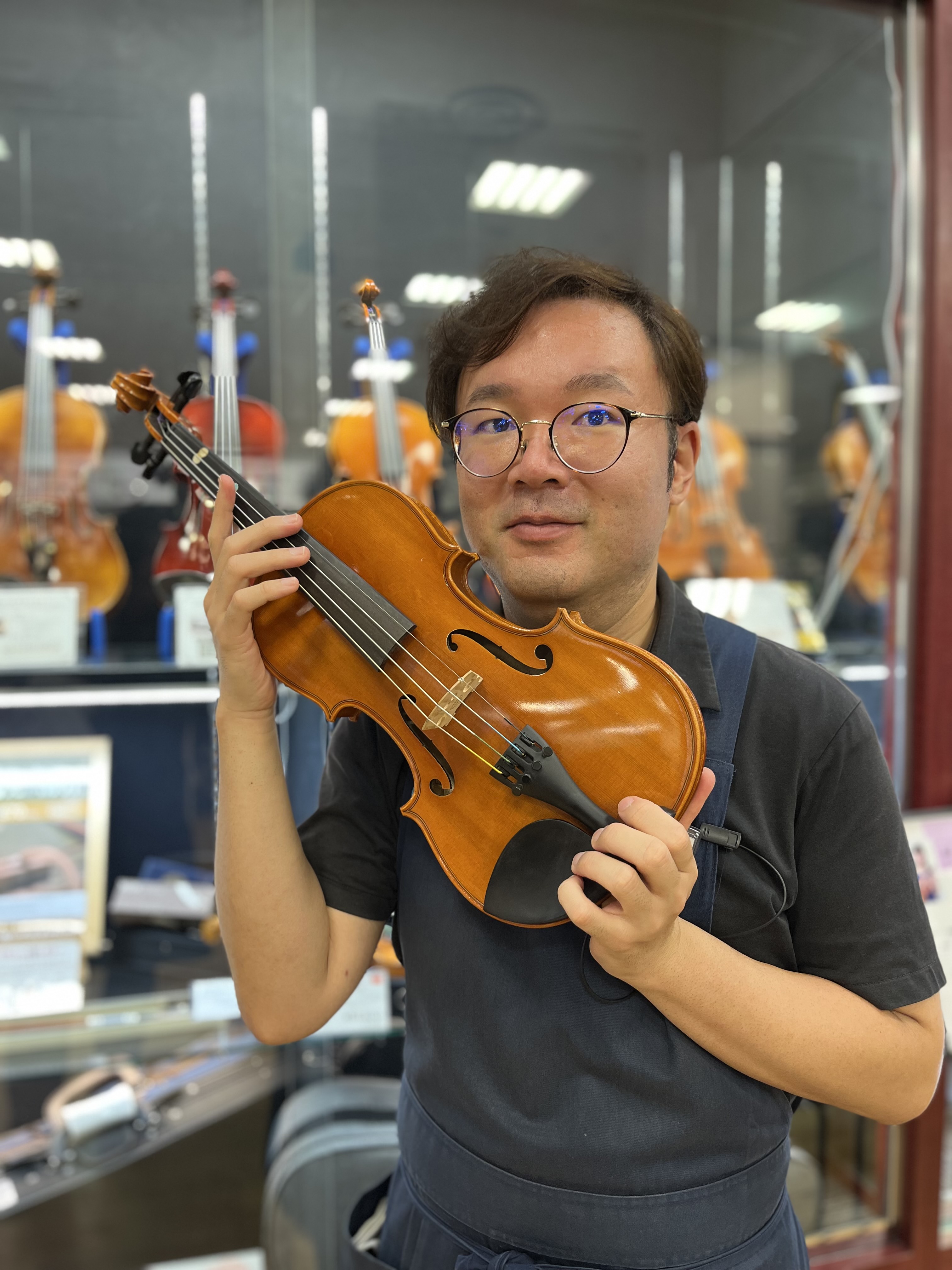 弦楽器アドバイザー岩切　(いわきり)