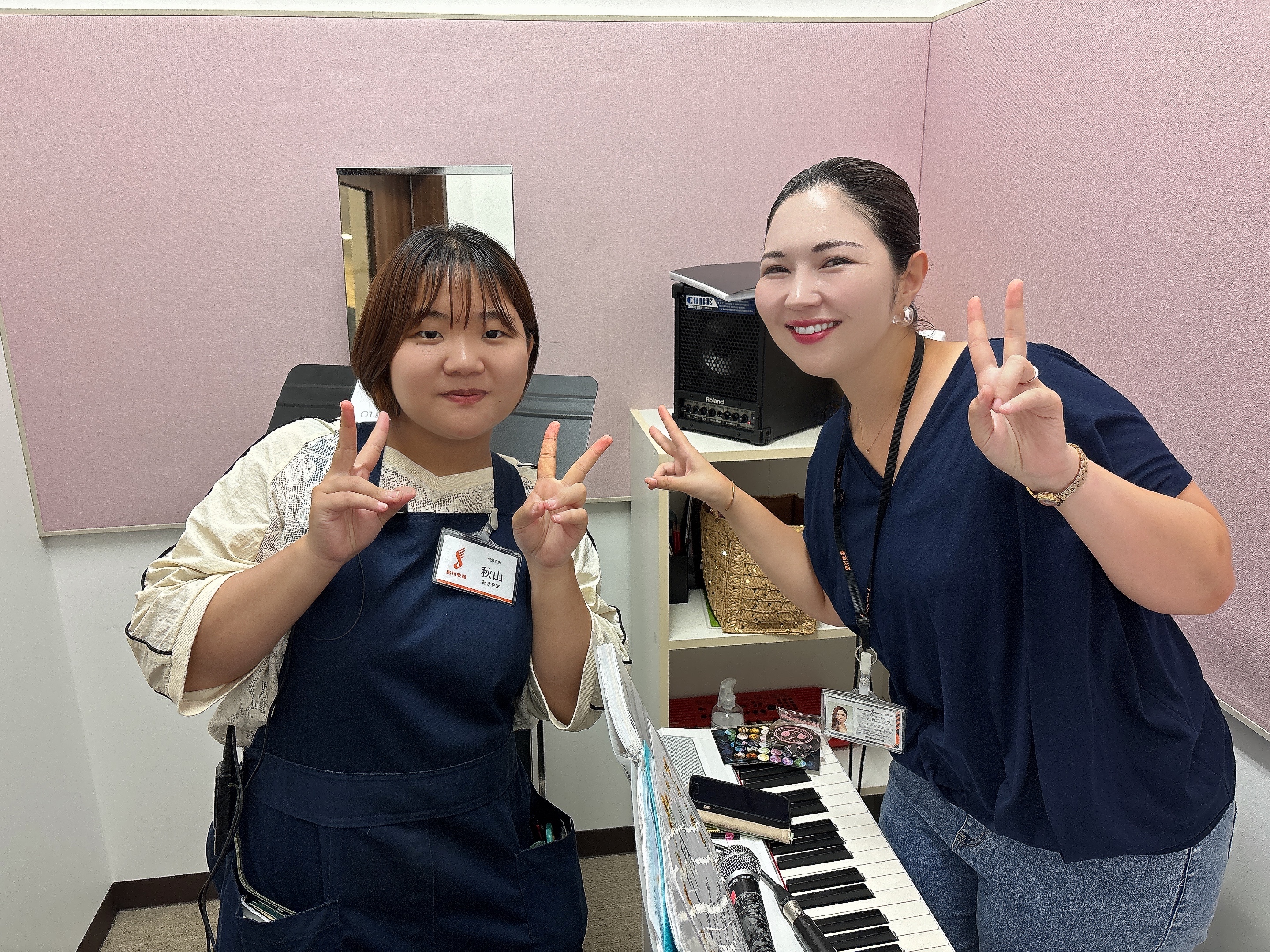 🎤ヴォーカルレッスンについて🎤 「全くの初心者だけど、本当に大丈夫かな…？」「レッスンを受けてみたいけれど、どんな内容なのか想像できなくてちょっと不安…」 そんな初心者の方でも安心して受けていただけます！ 初心者の方には、体操、ブレストレーニング、腹式呼吸、音の響き、母音の練習、滑舌、最後に台詞読み […]