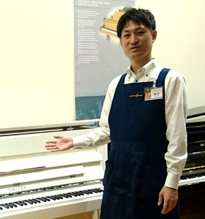 スタッフ写真 ピアノシニアアドバイザー・防音アドバイザー<br>(ピアノ/電子ピアノ/防音担当) 鈴木