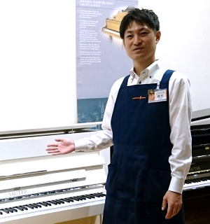 スタッフ写真 ピアノシニアアドバイザー・防音アドバイザー 鈴木