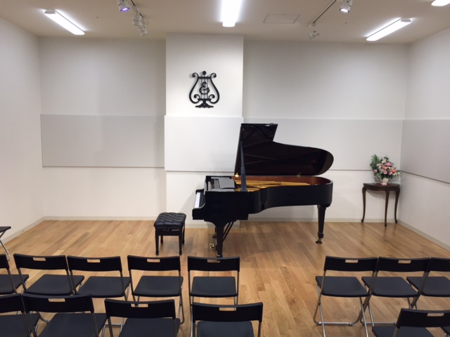 会場：コンサートホール「FOREST HALL」STEINWAY＆SONS   B-211