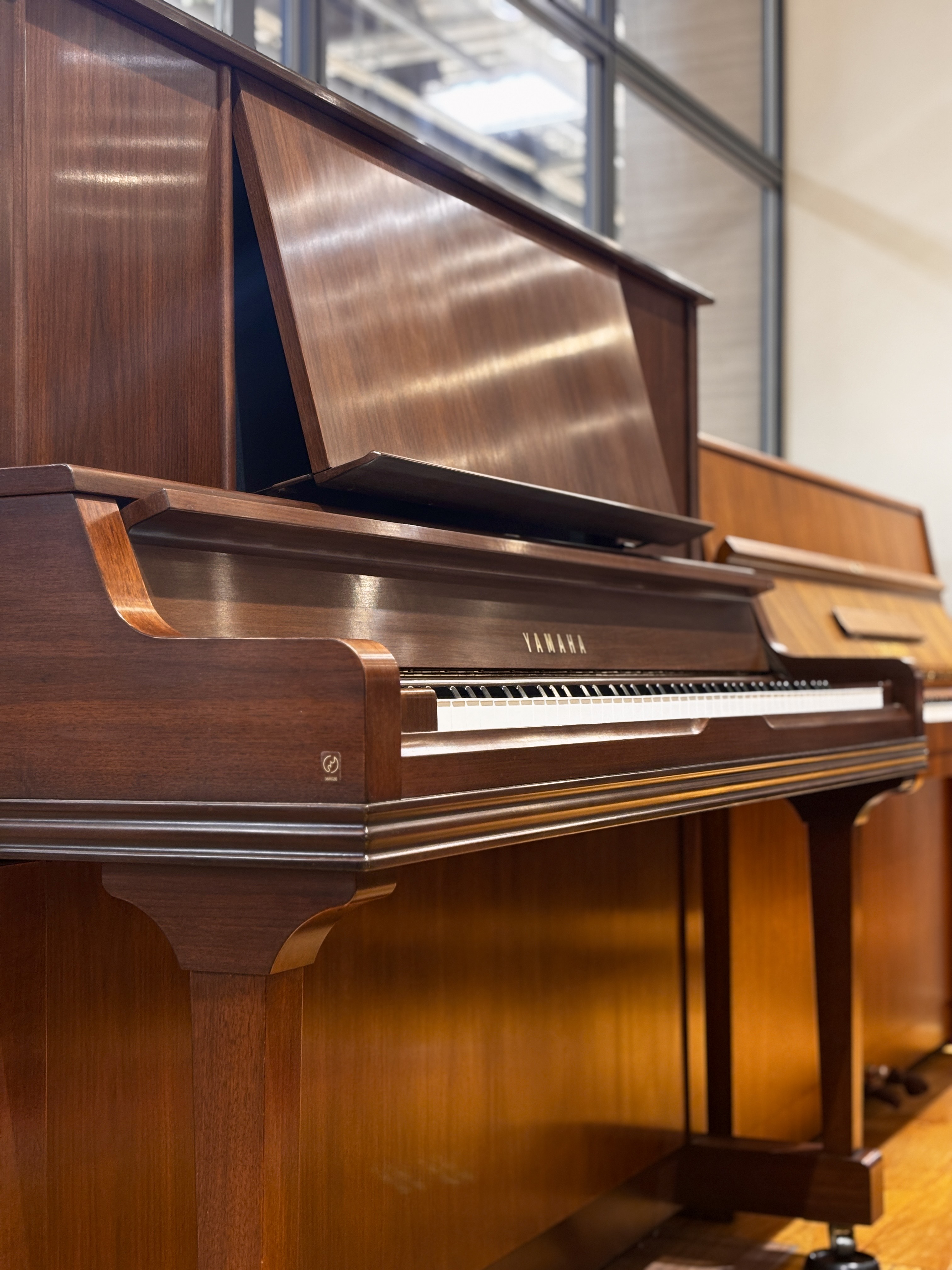 CONTENTS色褪せぬ魅力と音色、実力派のXシリーズピアノについてギャラリーご試弾・ご相談お待ちしております♪色褪せぬ魅力と音色、実力派のXシリーズ ヤマハの中古アップライトピアノをお探しの方から、とても多く名前の挙がるピアノ、それがUXシリーズです。豊かな響きと輝きのある音色、そして耐久性が魅力 [&hellip;]