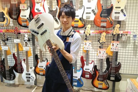 スタッフ写真 音楽教室・ベース 高橋
