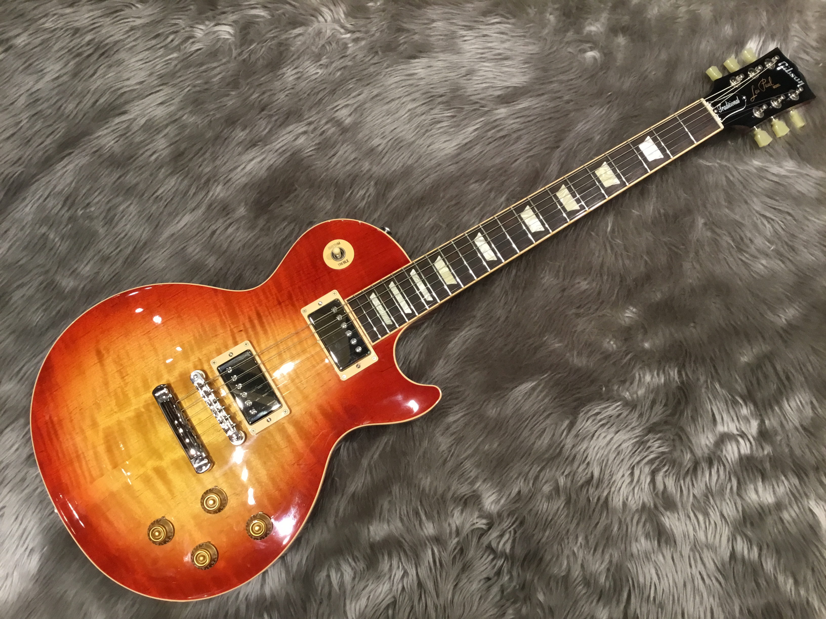 Gibson（ギブソン）レスポール入荷致しました！！