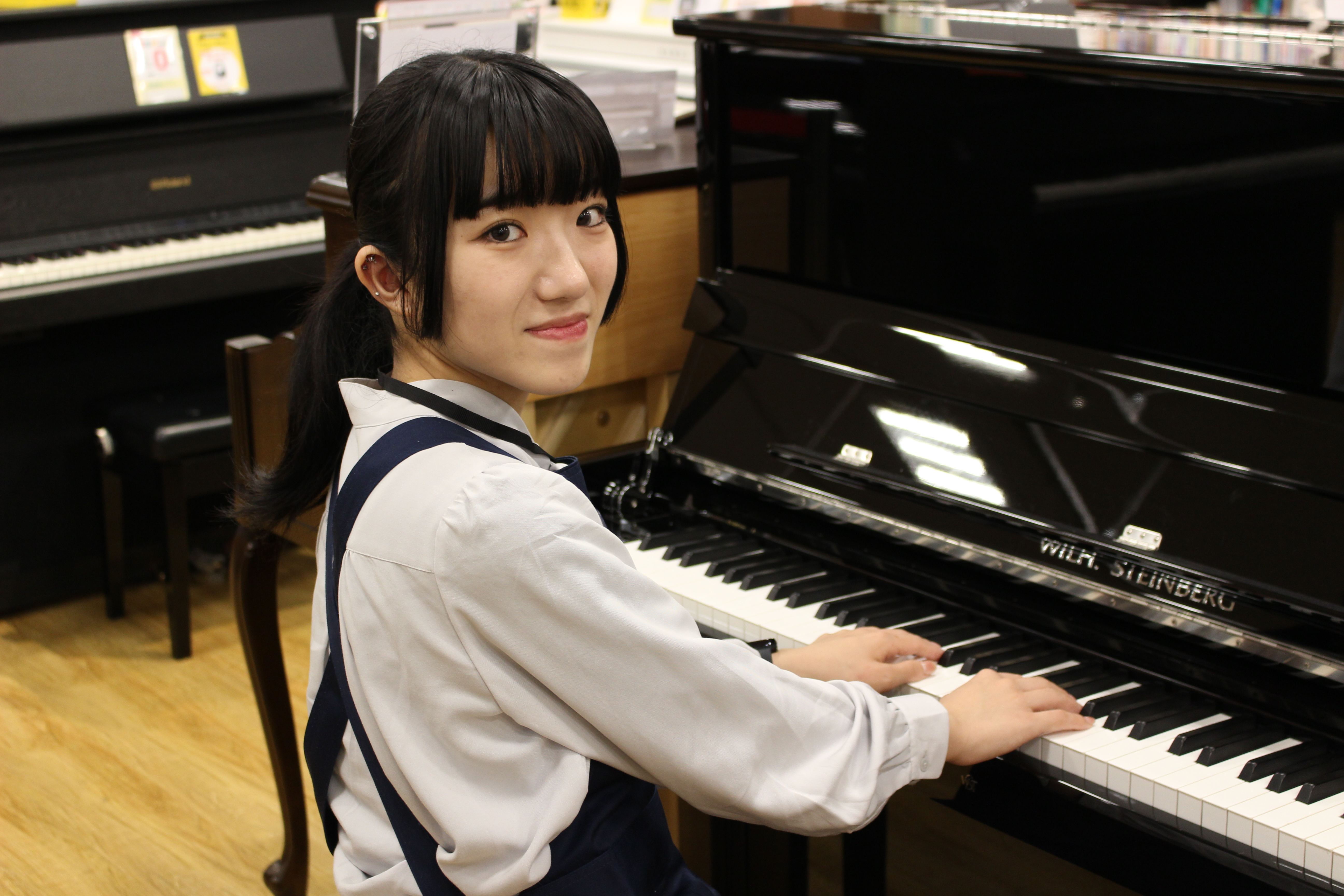 ピアノ担当・ピアノアドバイザー清水 (しみず)