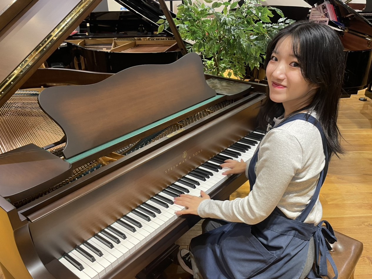 ピアノ担当・ピアノアドバイザー清水(しみず)