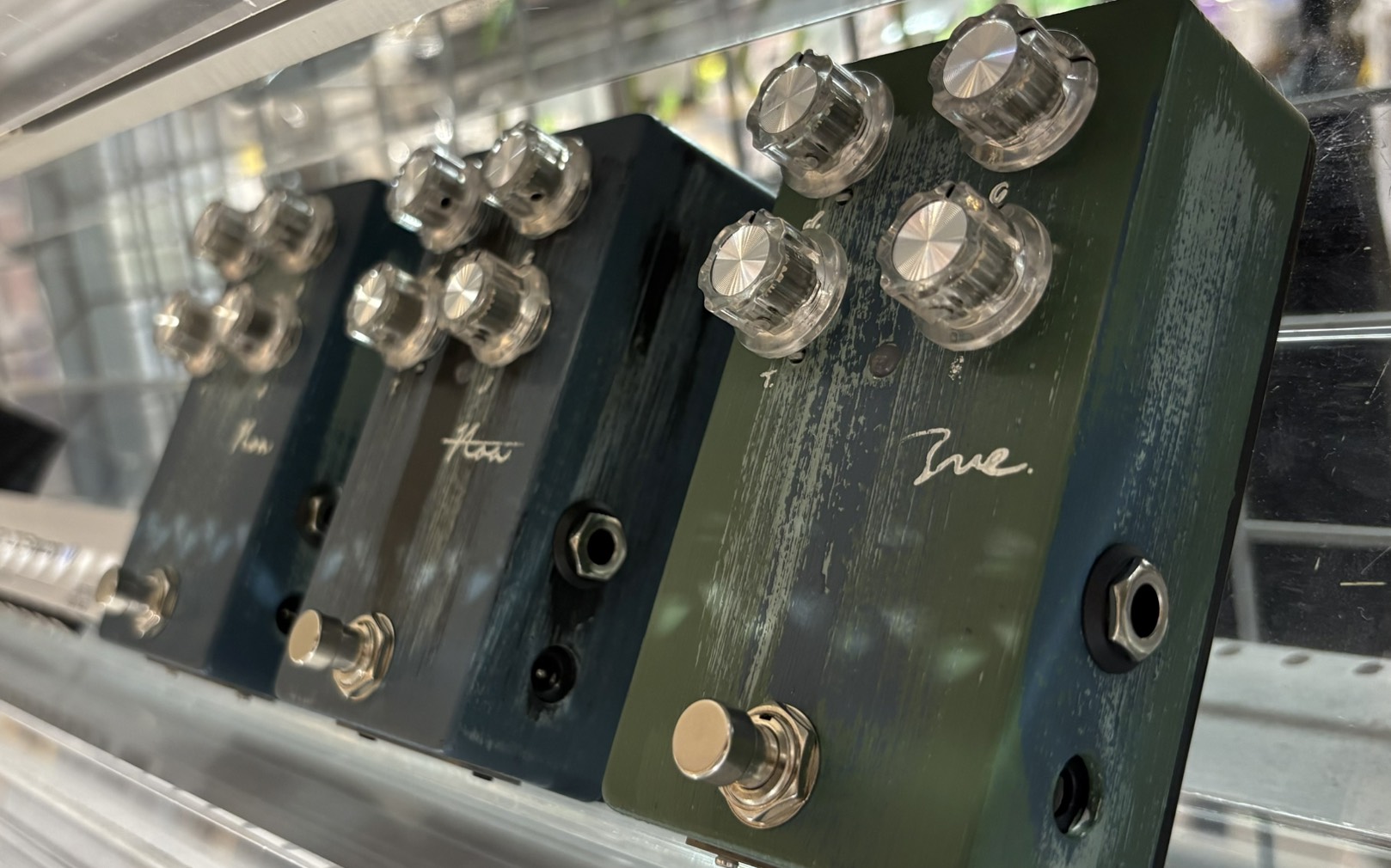 大人気エフェクターブランド「Petla」のIve , Noa , Noa Err.が3機種そろって入荷いたしました！ 今なら3機種比べて試奏できます！お早めに！