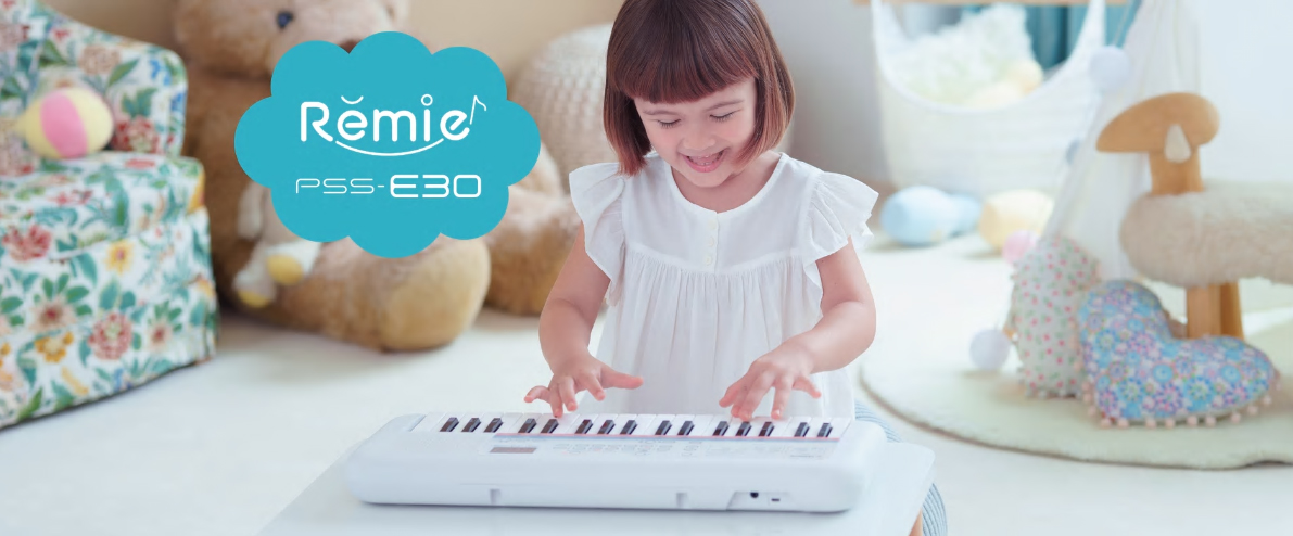 *Remie(レミィ)「PSS-E30」(37鍵盤) お子様の小さな手でも演奏しやすいミニ鍵盤を搭載し、リアルな楽器の音の他、お子様の好奇心を刺激する、乗り物の音や動物の鳴き声など楽しい効果音をたくさん搭載しています。 Remie(レミィ)は1.2kg。お子様が持ち運ぶことも出来、コンパクトで場所も […]