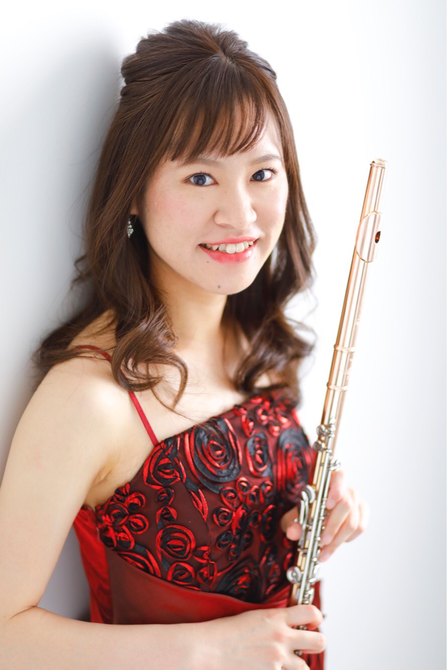 CONTENTSフルート教室について講師プロフィール講師インタビューコース概要体験レッスンのお申込み・お問い合わせはこちらフルート教室について ・フルートを始めてみたいけど難しそう…・吹奏楽部でフルートをしているけどもっと表現力を磨きたい！・吹きたい曲があるけどなかなかうまくいかないなどなど、フルー [&hellip;]