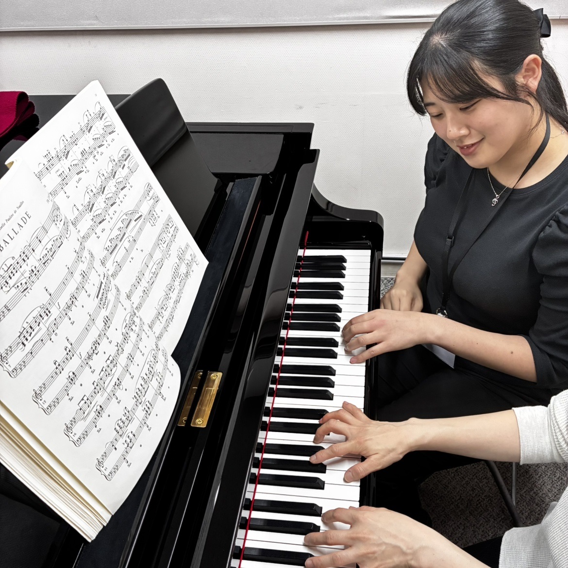 CONTENTSプロフィールインタビューレッスン稼働日時間コースのご案内1ヵ月お試しレッスンのご案内お問い合わせアクセスキャンペーンプロフィール インタビュー Q,好きな作曲家は？ 深い哀愁漂うような曲が大好きで、特にブラームスやラフマニノフが好きです！ Q.ピアノ以外に何か楽器をしていましたか？  [&hellip;]