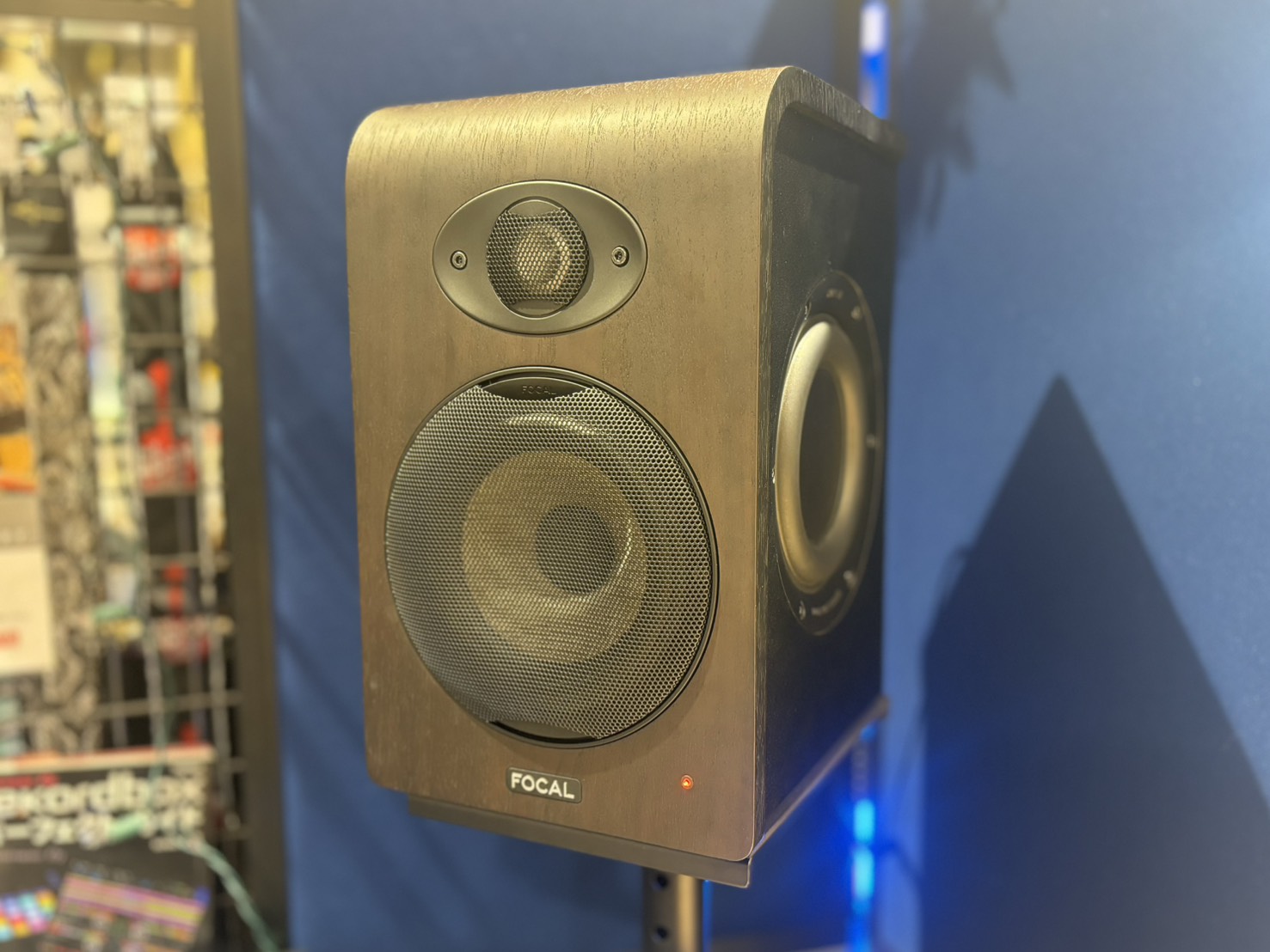 Focal Professional 『SHAPE50』展示特価！ 外箱無しの為　5%オフ！ ¥88,000(税込) ⇢ ¥83,600(税込) CONTENTS商品説明商品説明 機能と多用性の追求。二つのラジエーター、新開発のウーファー／ツイーターを搭載するニアフィールド・モニターの革新的モデル  [&hellip;]