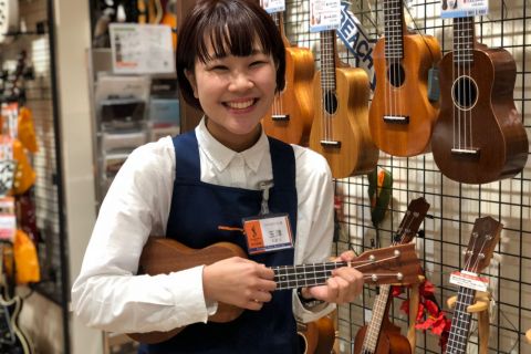 スタッフ写真 只今勉強中 玉津