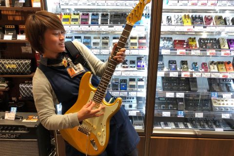 スタッフ写真 副店長・音楽教室・管楽器・弦楽器 伊藤