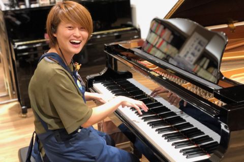 スタッフ写真 副店長・音楽教室・管楽器・弦楽器 伊藤