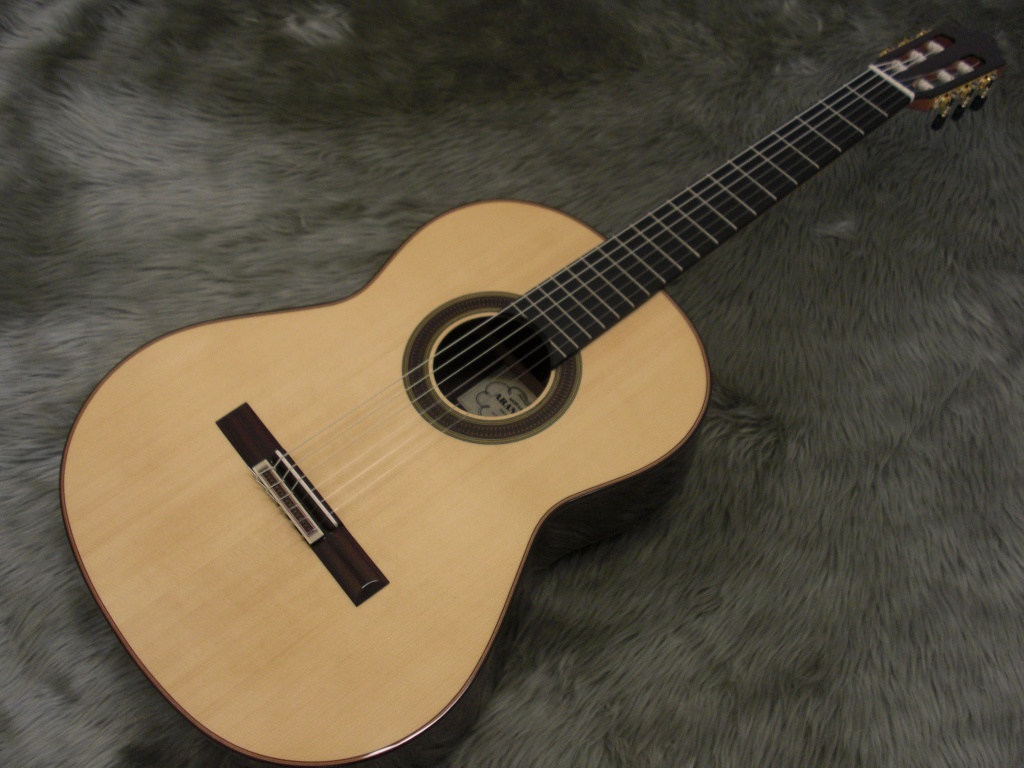 【クラシックギター】傷リペア品のためARANJUEZ（アランフェス）640mmがお得になりました