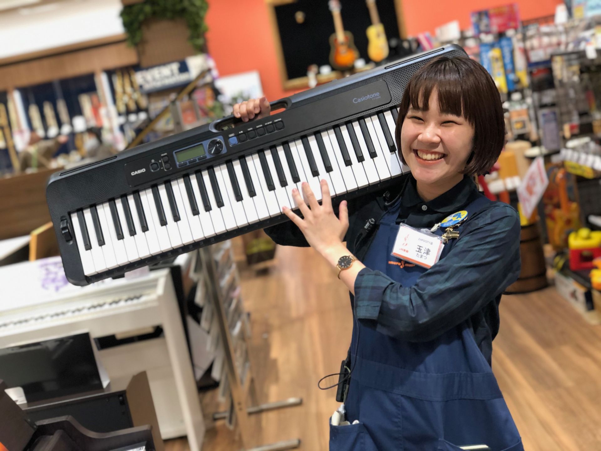 みなさまこんにちは！！エキスポシティ店キーボード担当の玉津（タマツ）です。 カシオから新しいキーボードたちが発表されましたのでご紹介させて頂きます！！ *目次 -[#1:title=☆軽量！！島村楽器限定モデル「CT-S300」] -[#2:title=☆大人気！光る鍵盤の「LKシリーズ」] === […]