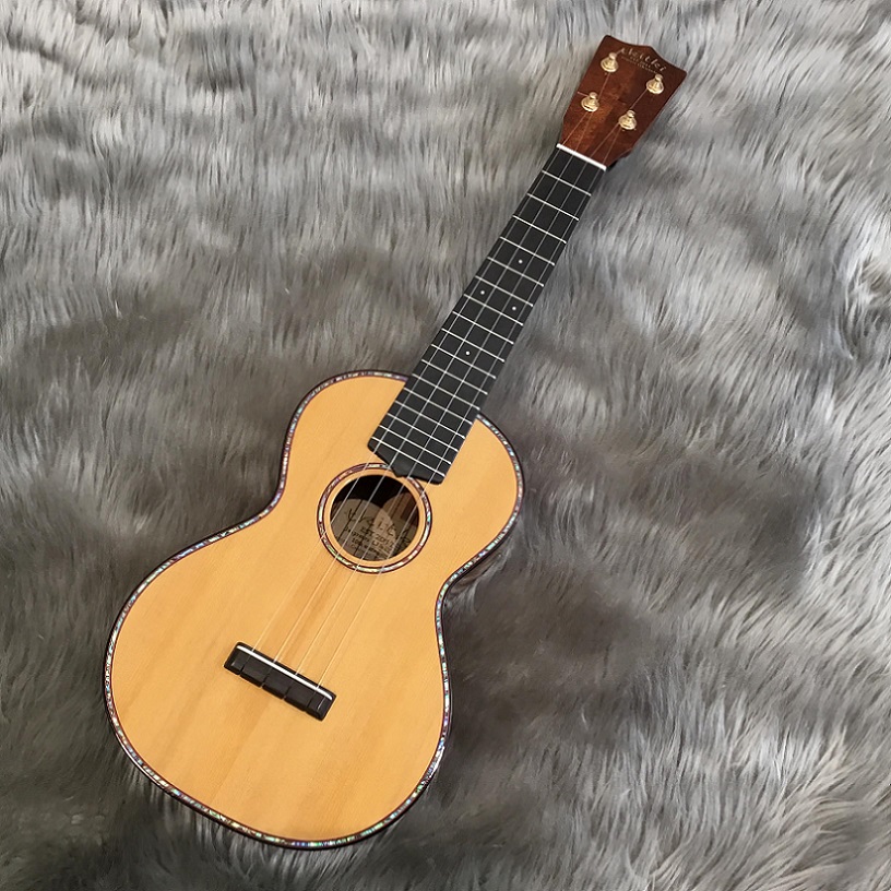 tkitki ukuleleCustom-C cypress/koa
