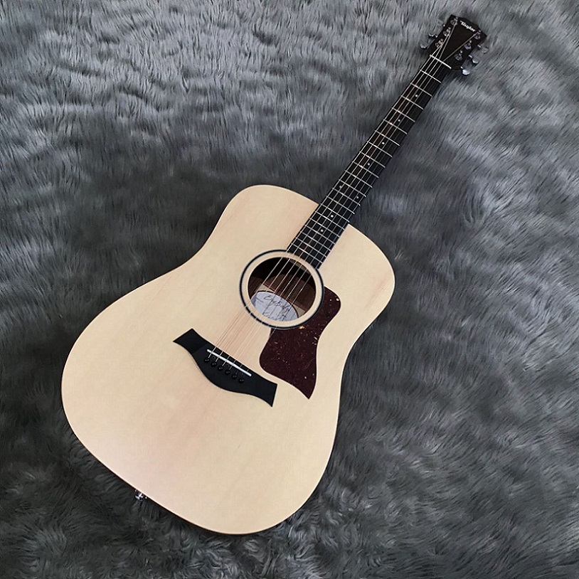 標準的なドレッドノートよりも若干コンパクトで弾きやすいモデルBig Baby-e Walnut