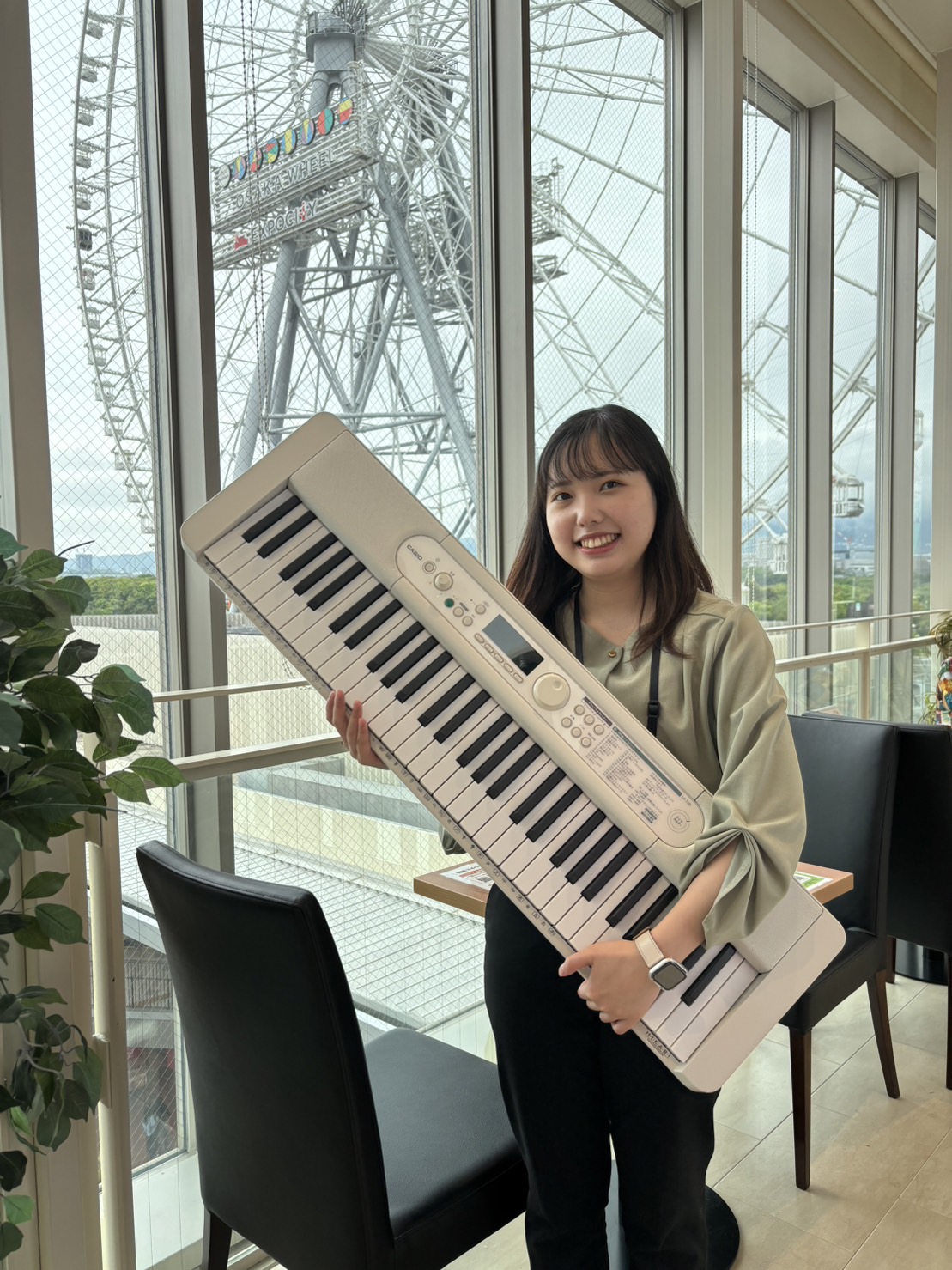 こんにちは。エキスポシティ店ピアノインストラクターの池田です！この記事では、キーボードサロンのレッスンについて詳しく説明していきます♪ CONTENTS「はじめてのキーボードサロン」とは？使用キーボードキーボードサロンQ＆Aコース・料金のご案内体験レッスンのお申込み・お問合せ「はじめてのキーボードサ […]