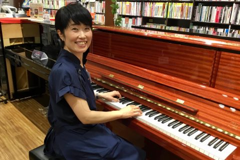 スタッフ写真 楽譜 ウクレレ 矢崎