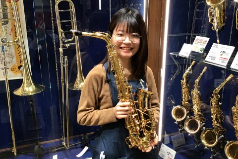 スタッフ写真 岩崎