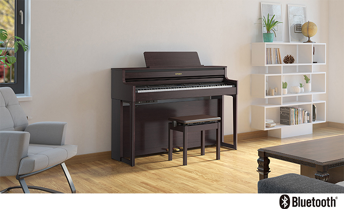 *本格派の上質なピアノをより身近に Rolandの新製品HP702が当店にも入荷しました！]]店頭では実際にお試しいただけます。ぜひお気軽にご来店ください！ ご好評いただいている上位モデル、LXシリーズのデザインを受け継いだ「HP700」シリーズ。ピアノを弾くことで生活に彩りを与える、そんなホームピ […]