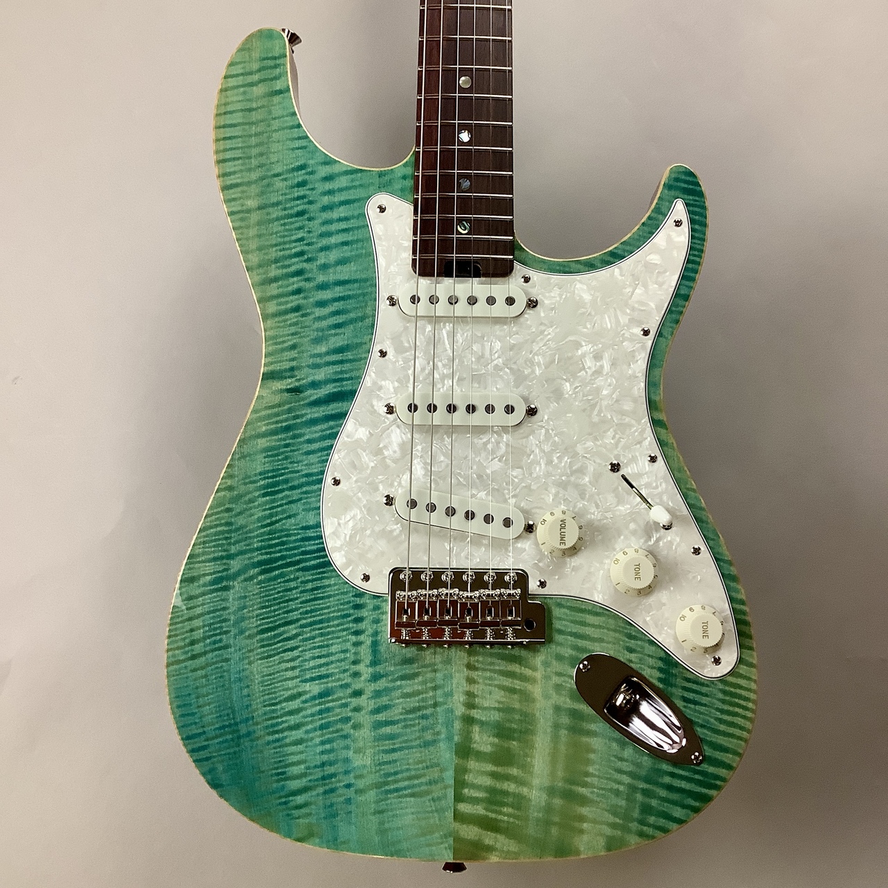 Tsubasa Guitar WorkshopTHE LUCY E.M/ASH/R
